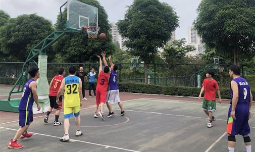 以球會(huì)友促進(jìn)交流